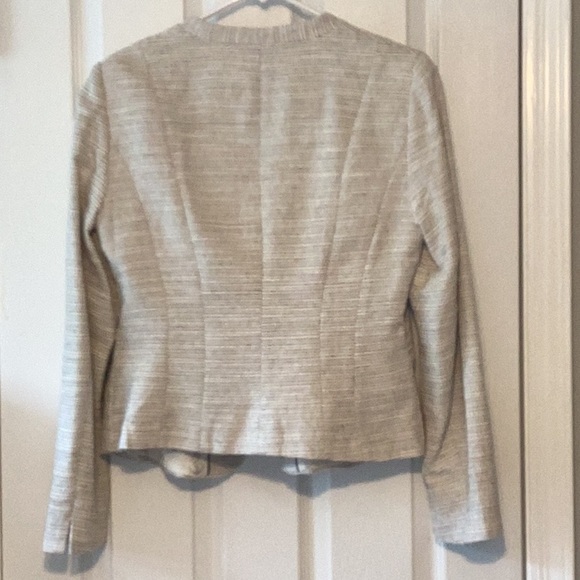 Womens’s Kenar Jacket - Picture 2 of 9